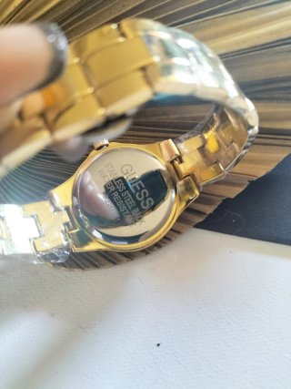 Reloj Guess Dorado Mujer watterprof