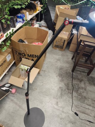 Lámpara de pie LED moderna