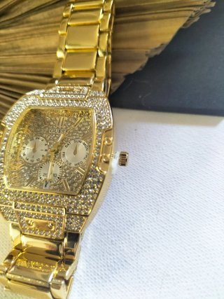 Reloj Guess Dorado con Cristales