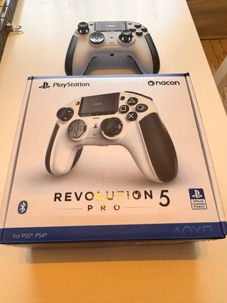Mando Nacon Revolution 5 Pro PS5/PS4 Blanco