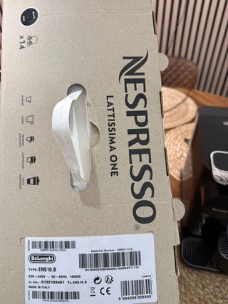 Cafetera Nespresso Negra