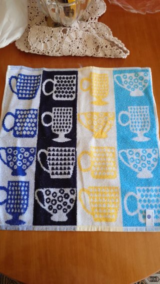 Straccio da cucina con design di tazze