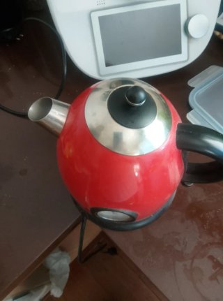 Tetera Eléctrica Roja con Termómetro
