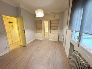 Piso en alquiler en Almagro en Madrid