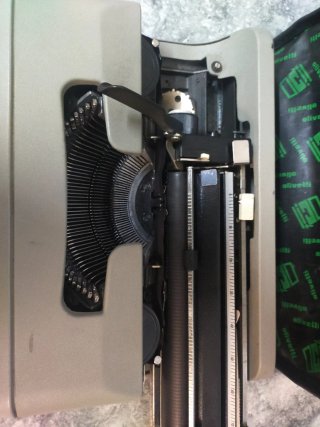 Máquina de escribir Olivetti Lettera 35