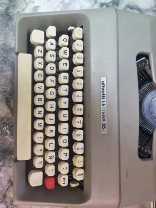 Máquina de escribir Olivetti Lettera 35