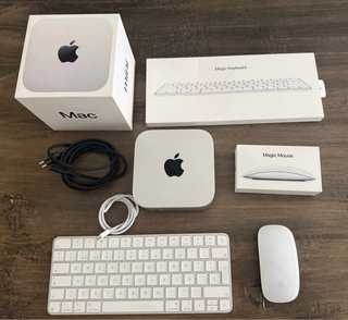 Mac mini M4 256GB / 16GB RAM con teclado y ratón