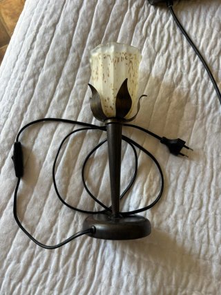 Lámpara colgante de metal y cristal