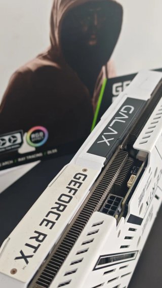 Tarjeta Gráfica GeForce RTX 3060 AMP White Edition