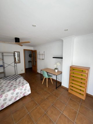 Se alquila habitación en Dolores