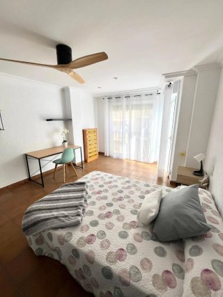 Se alquila habitación en Dolores
