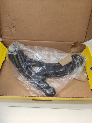 MOOG BRAZO DE SUSPENSIÓN VO-WP-1552