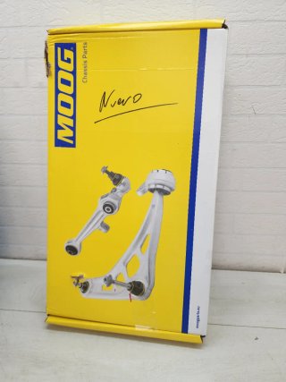 MOOG BRAZO DE SUSPENSIÓN VO-WP-1552