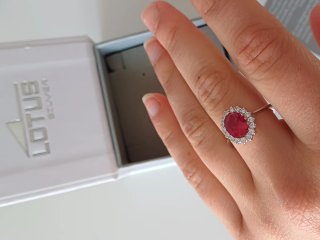 Anillo Lotus Silver con piedra roja