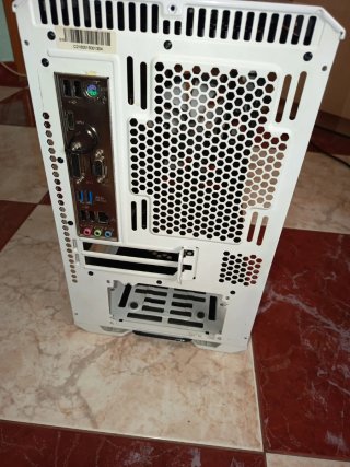 Gabinete PC Blanco con Ventilador