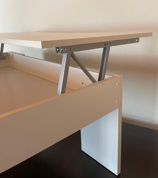 Mesa elevable blanca