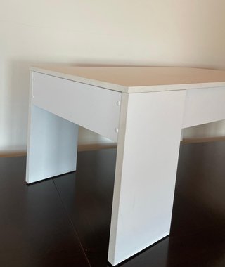 Mesa elevable blanca