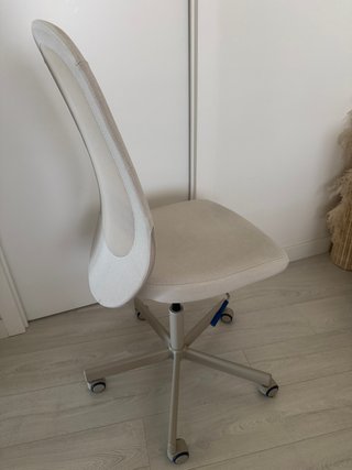 Silla oficina o escritorio IKEA Flintan Beige.