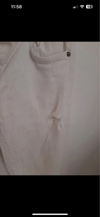 Vaqueros blancos rotos
