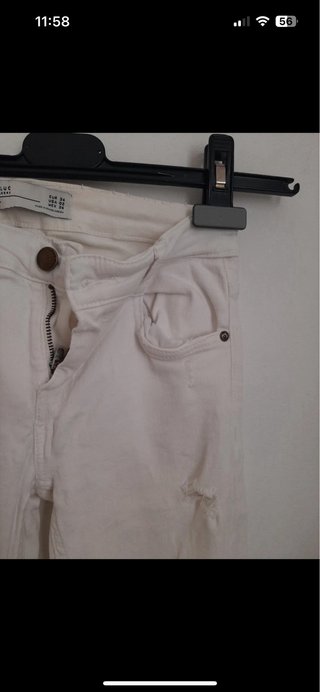 Vaqueros blancos rotos