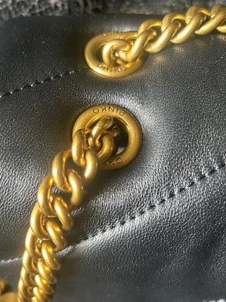 Borsetta Pinko Nera con Dettagli Oro