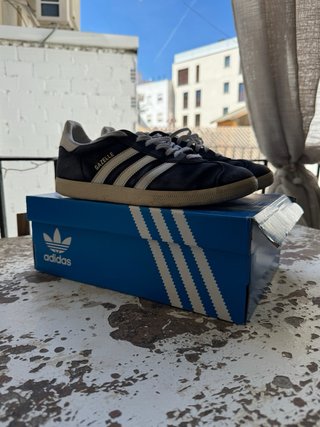 Adidas Gazelle Negras Talla 41 y 1/3