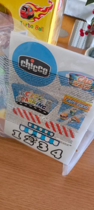 Garaje Chico con Coche y Caja