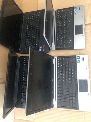 Confezione di 4 computer portatili ASUS, Compaq, HP