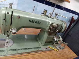 Máquina de coser Refrey Industrial
