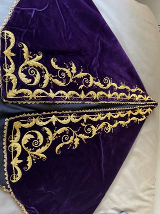Manto Morado Bordado Oro Virgen Dolorosa