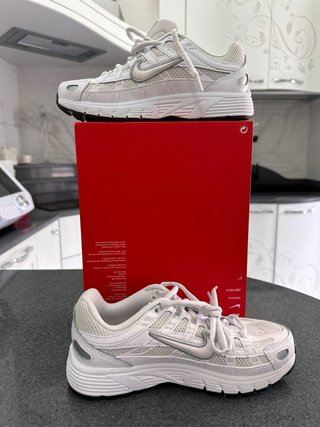 Nike P-6000 Argento/Bianco Tg 33 nuove