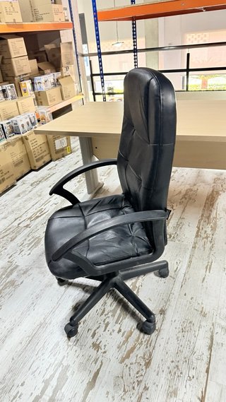 Mesa de oficina madera y metal