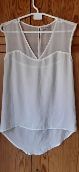 Blusa blanca sin mangas