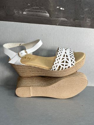 Sandalias cuña 6 cm blancas talla 40 nuevas