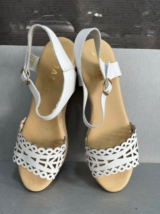 Sandalias cuña 6 cm blancas talla 40 nuevas