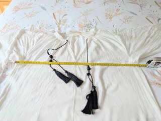 Blusa blanca con borlas + regalo