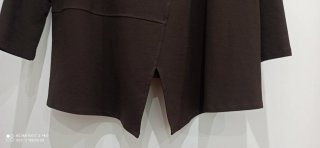 Blusa moderna marrón talla 54