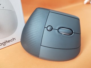 Logitech Lift Ratón Ergonómico Vertical Gris