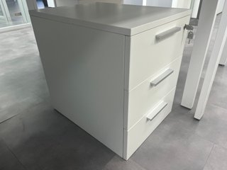 Cajonera metálica blanca con llave