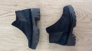 Botines negros de ante con plataforma