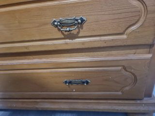 Cómoda de madera con espejo de castaño macizo