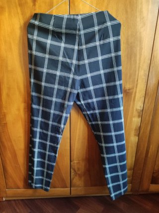 Pantaloni a sigaretta fantasia quadri