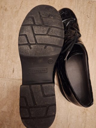 Mocasines negros con cordones