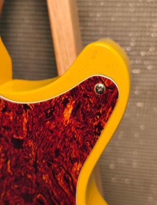 Pardo Jr '58 TV Yellow Guitarra