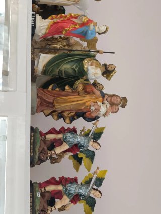 Figuras de Santos,ángeles,arcángeles ,...