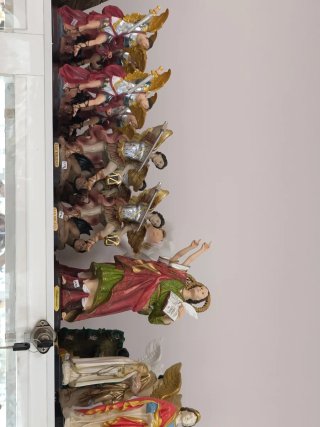 Figuras de Santos,ángeles,arcángeles ,...
