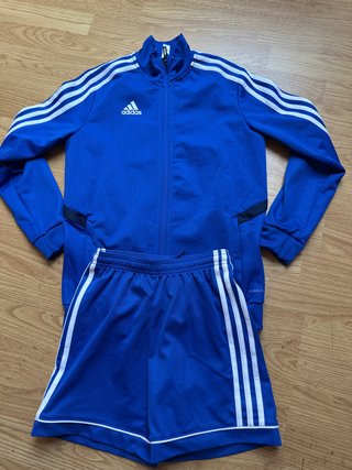 Conjunto deportivo Adidas azul