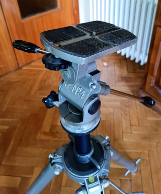 Tripode profesional GITZO con rótula R4.