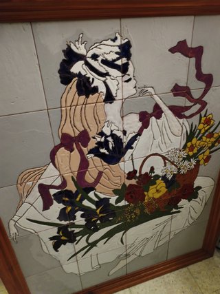 Cuadro de azulejo pintado mujer flores