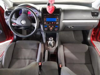 Volkswagen Golf 5 1.6i  2007 5 PUERTAS 2750€